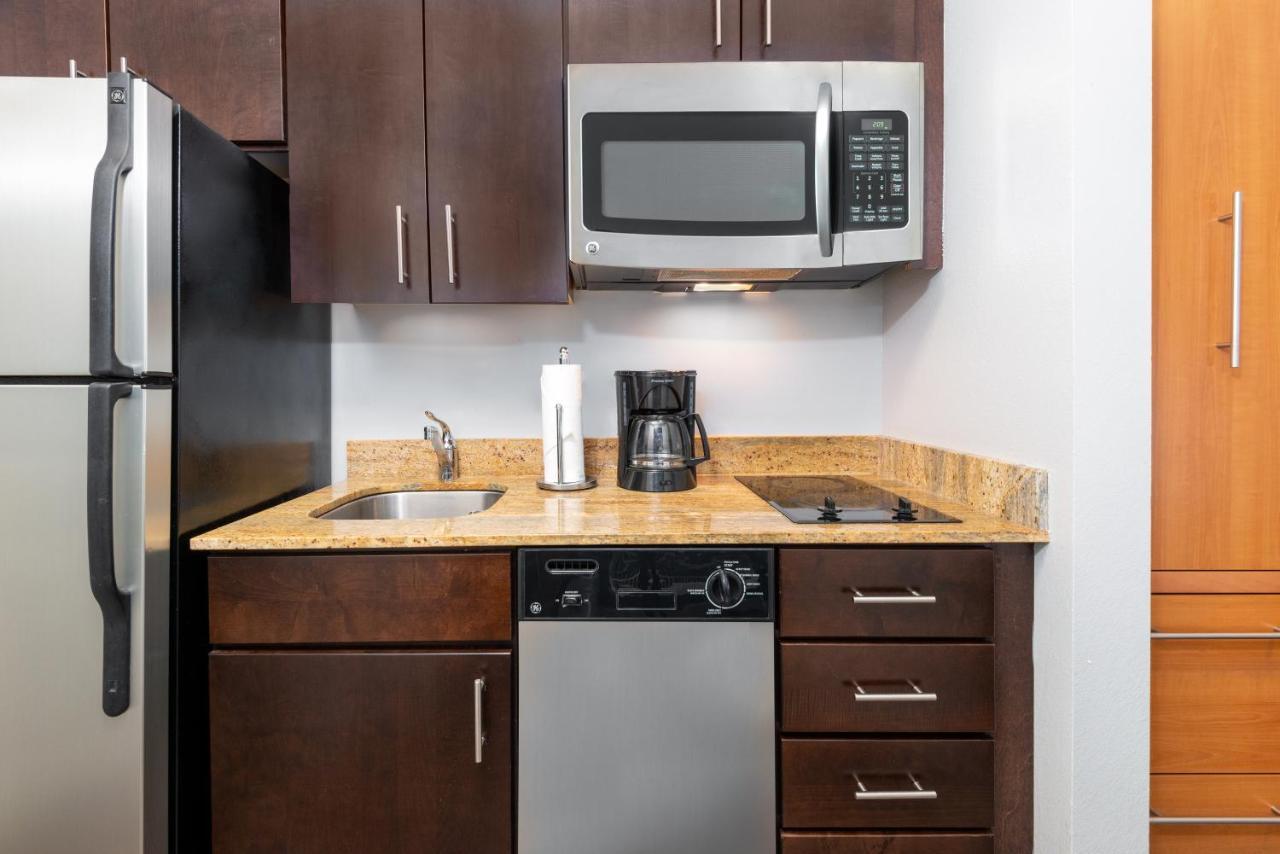 Towneplace Suites Buffalo Airport Чийктоуага Екстериор снимка