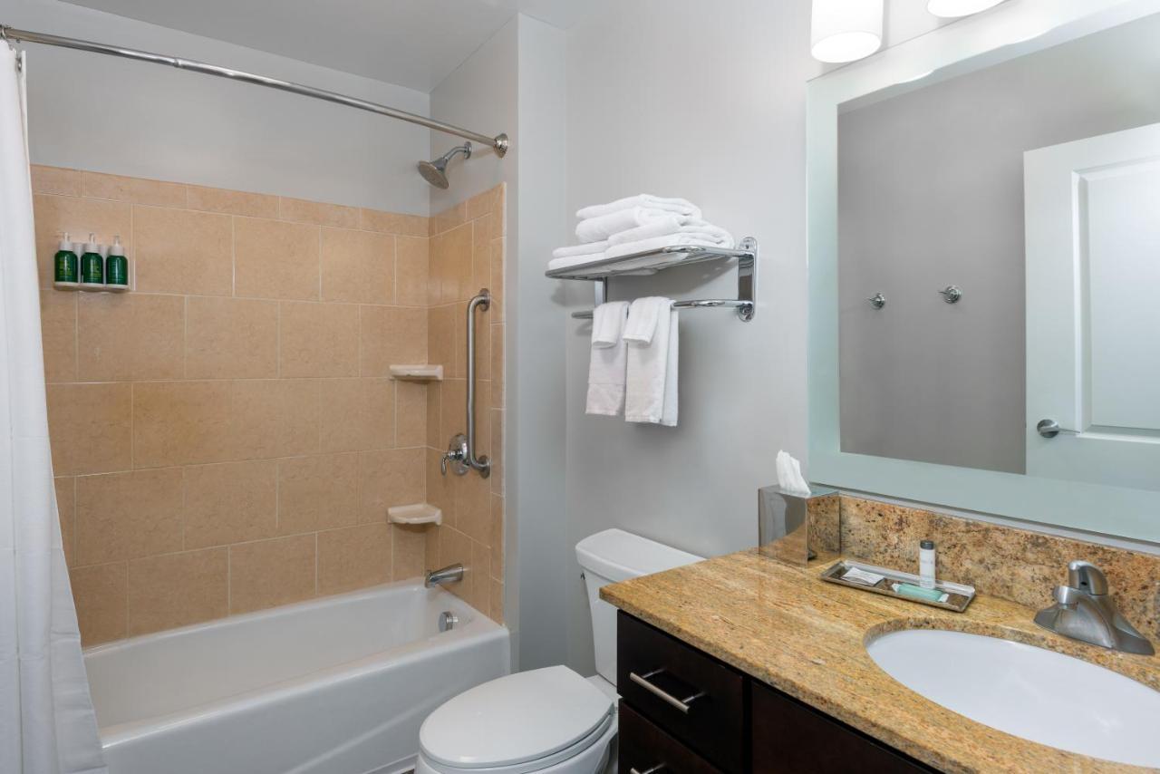 Towneplace Suites Buffalo Airport Чийктоуага Екстериор снимка
