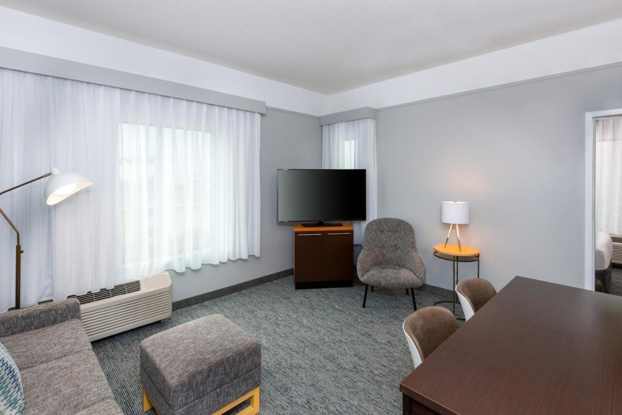 Towneplace Suites Buffalo Airport Чийктоуага Екстериор снимка