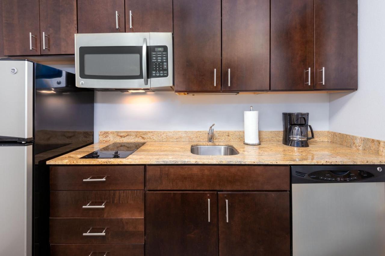 Towneplace Suites Buffalo Airport Чийктоуага Екстериор снимка