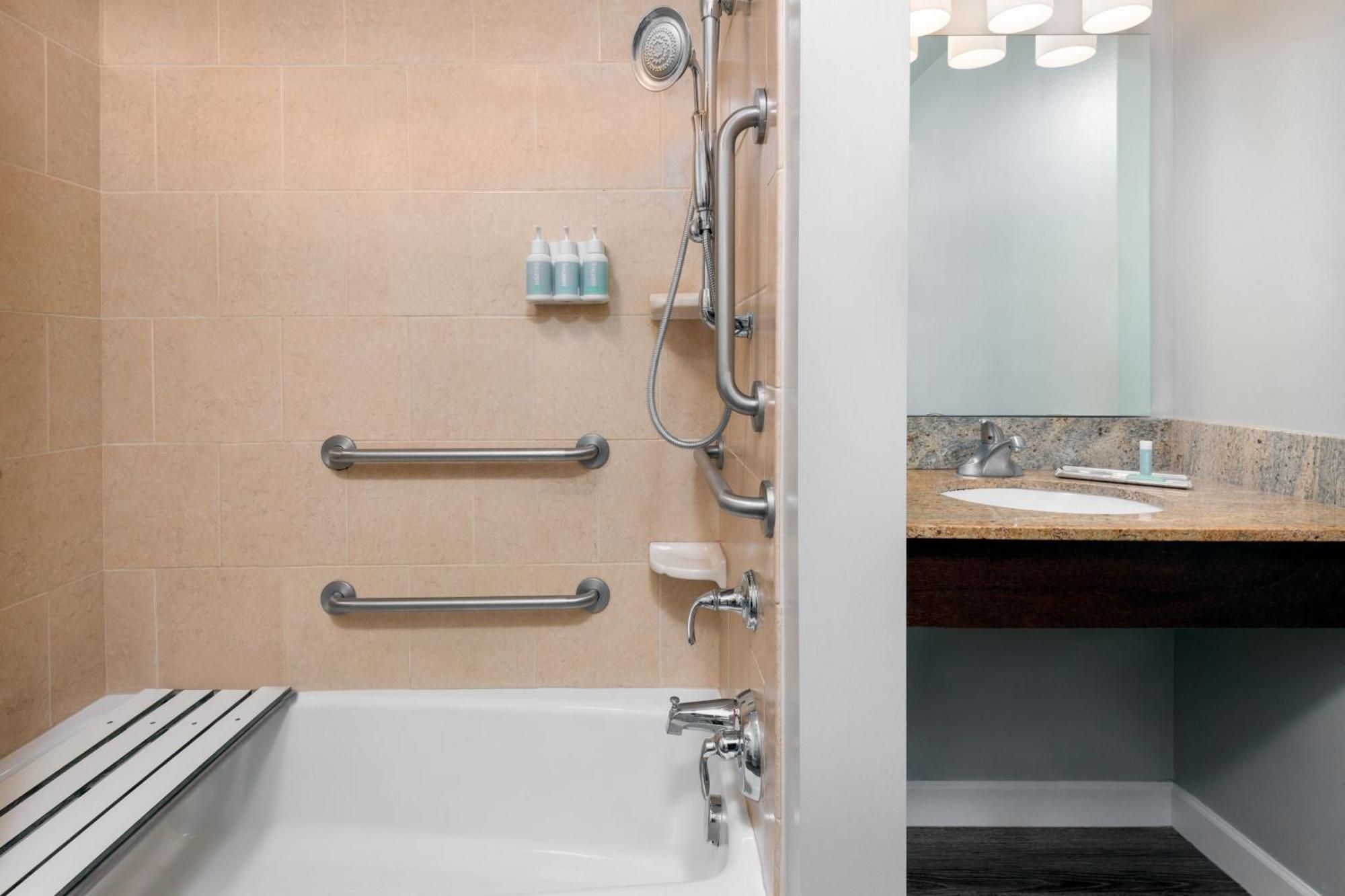 Towneplace Suites Buffalo Airport Чийктоуага Екстериор снимка