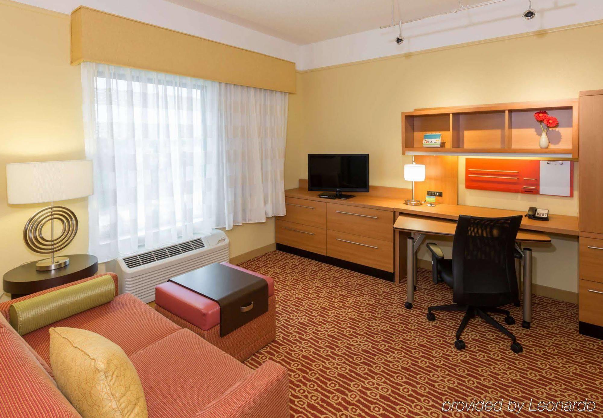 Towneplace Suites Buffalo Airport Чийктоуага Екстериор снимка