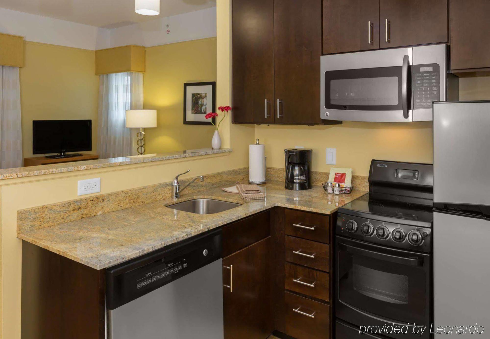 Towneplace Suites Buffalo Airport Чийктоуага Екстериор снимка