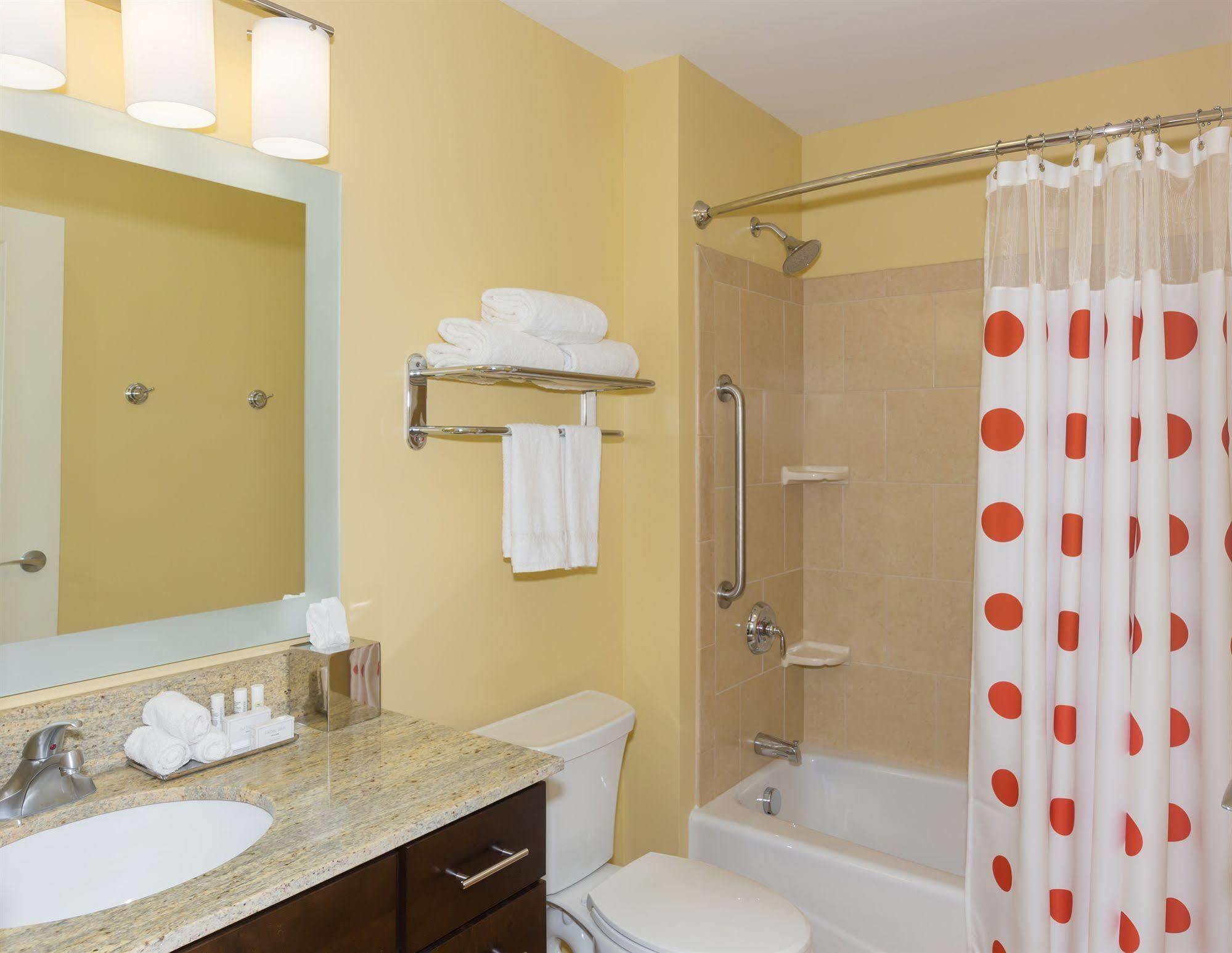 Towneplace Suites Buffalo Airport Чийктоуага Екстериор снимка